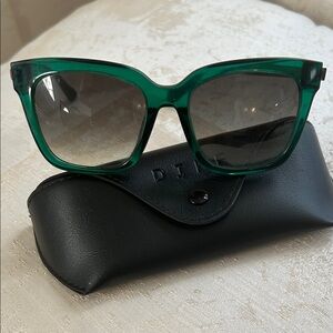 Diff Bella Sunglasses with Case